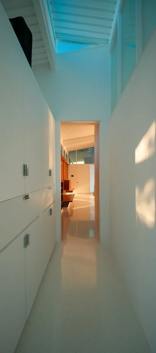 Interior photograph 48 by Michael Allen