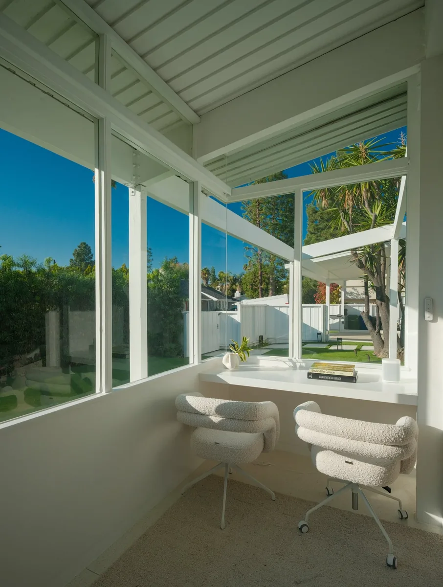 Interior photograph 67 by Michael Allen