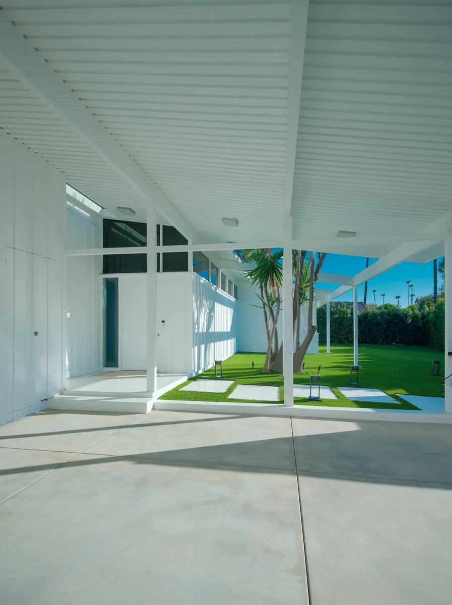 Interior photograph 65 by Michael Allen
