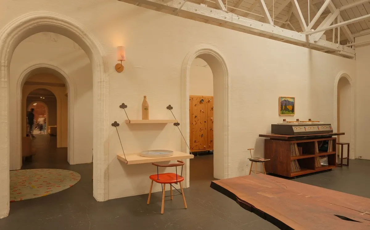 Interior photograph 39 by Michael Allen