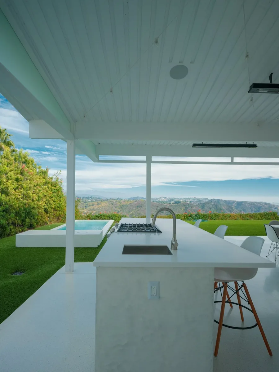 Interior photograph 70 by Michael Allen