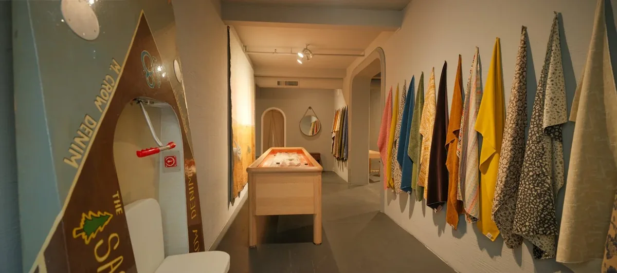 Interior photograph 46 by Michael Allen