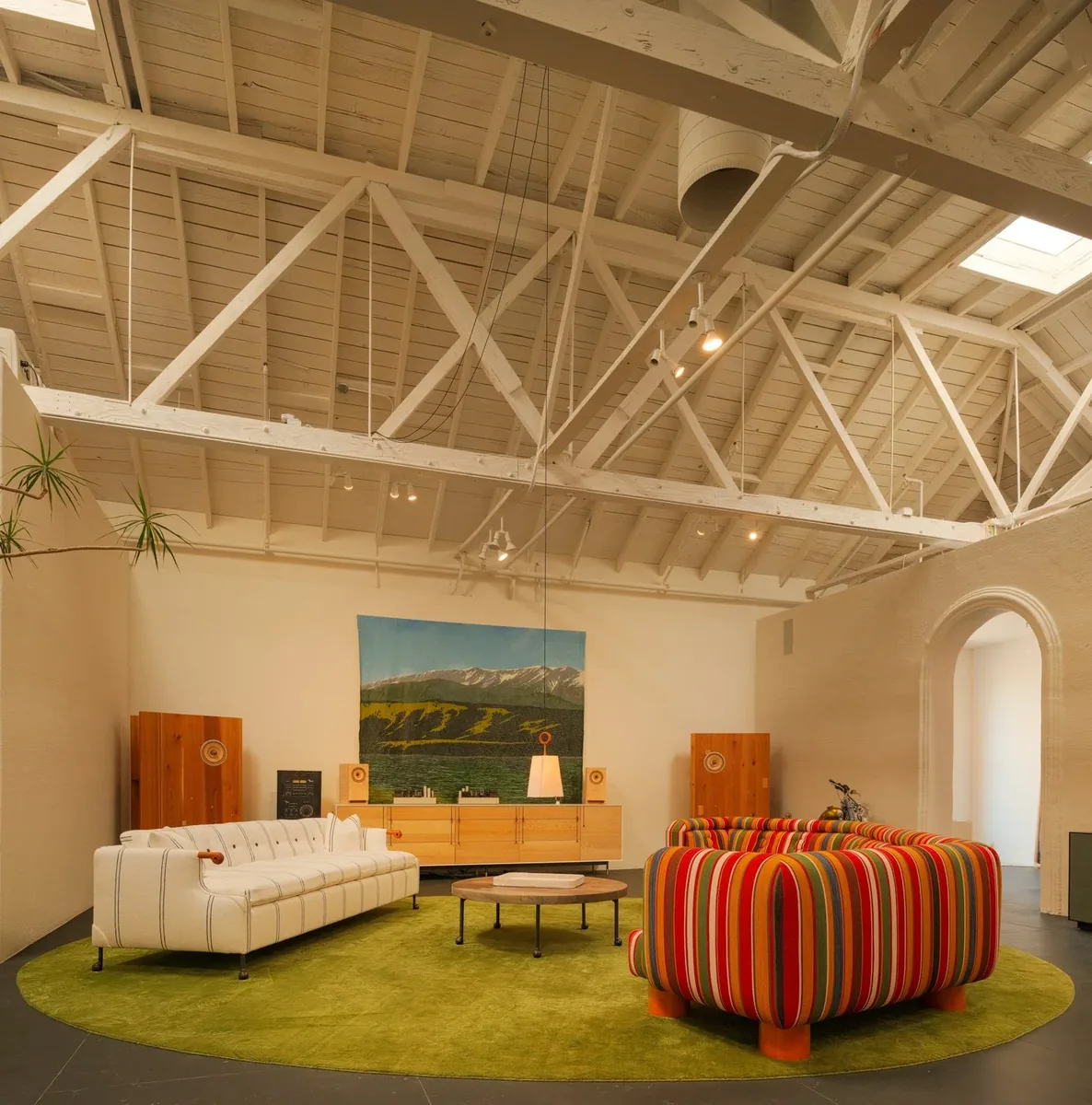 Interior photograph 32 by Michael Allen