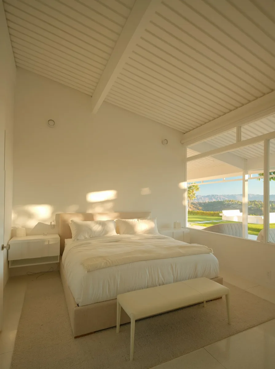 Interior photograph 50 by Michael Allen
