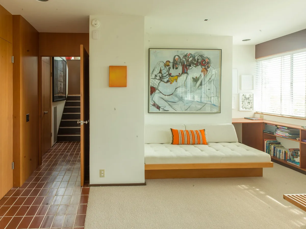 Interior photograph 14 by Michael Allen