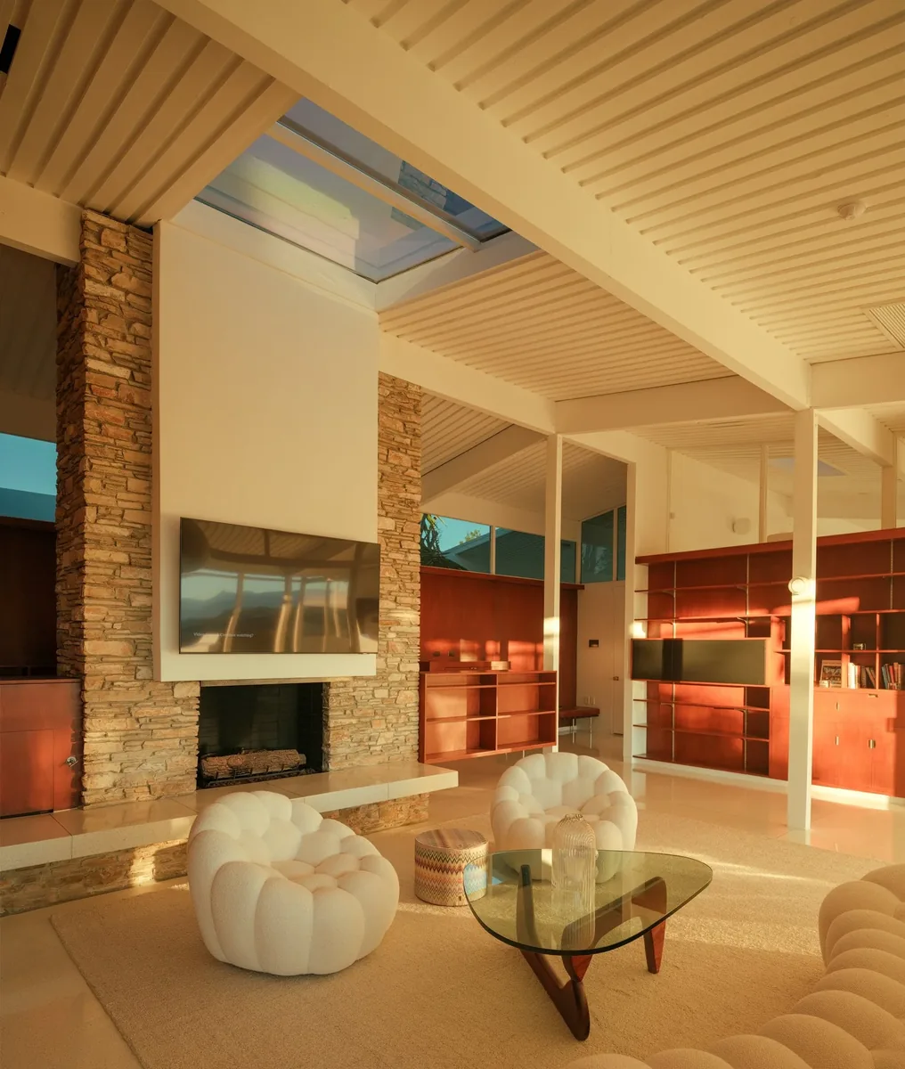 Interior photograph 53 by Michael Allen