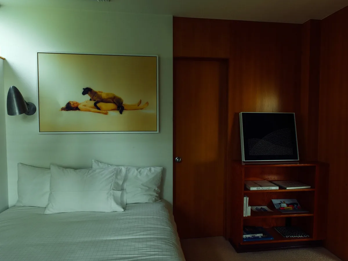 Interior photograph 13 by Michael Allen