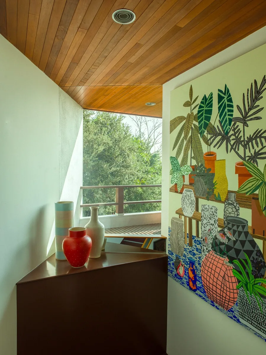 Interior photograph 4 by Michael Allen