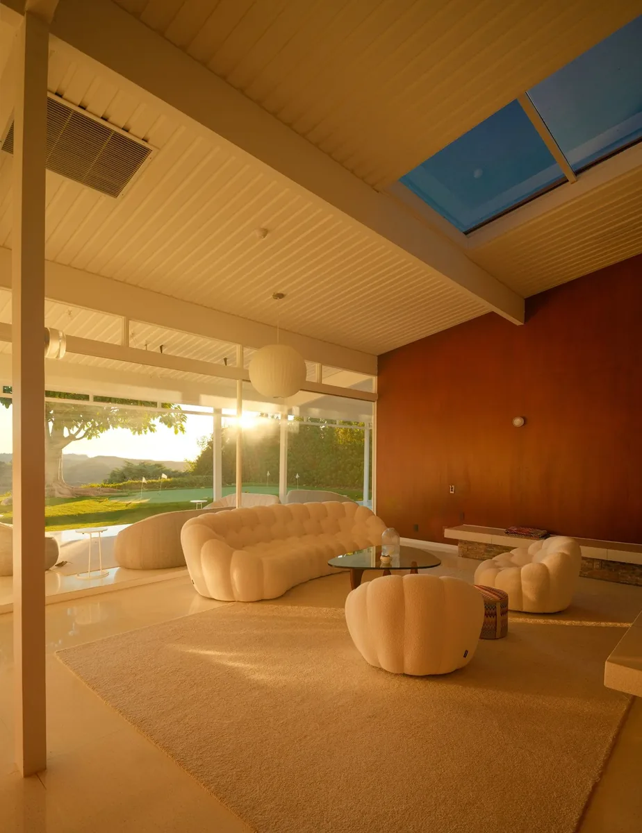 Interior photograph 52 by Michael Allen