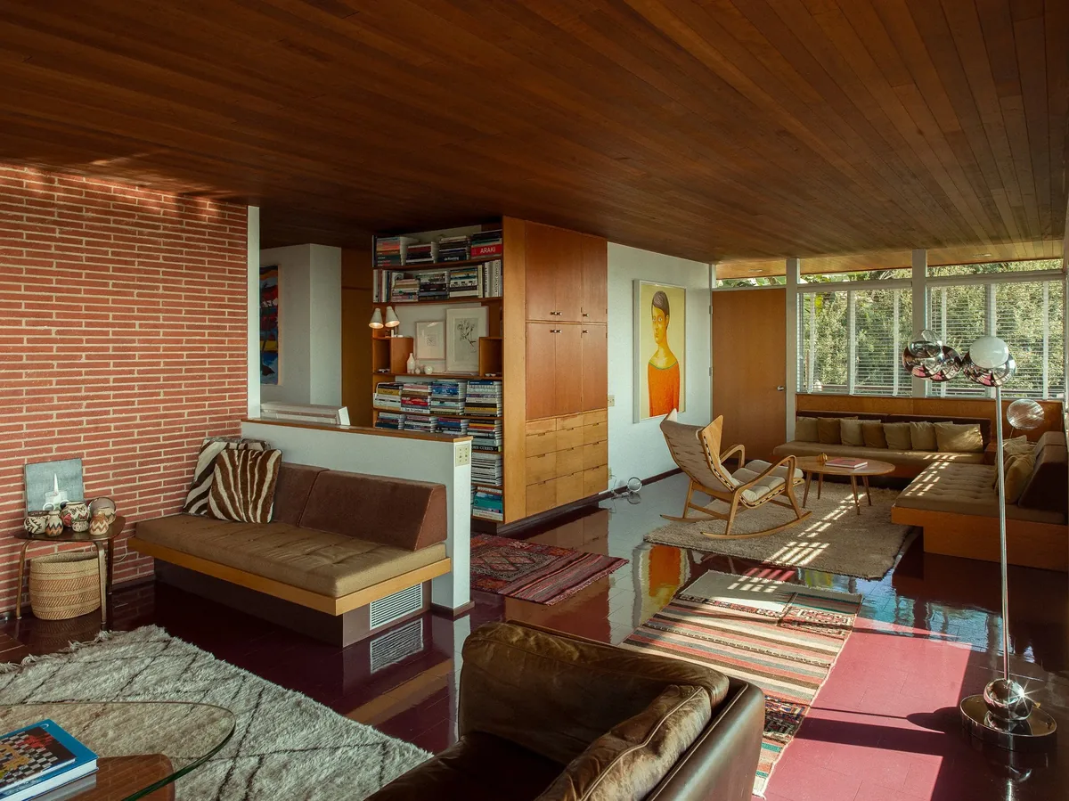 Interior photograph 7 by Michael Allen